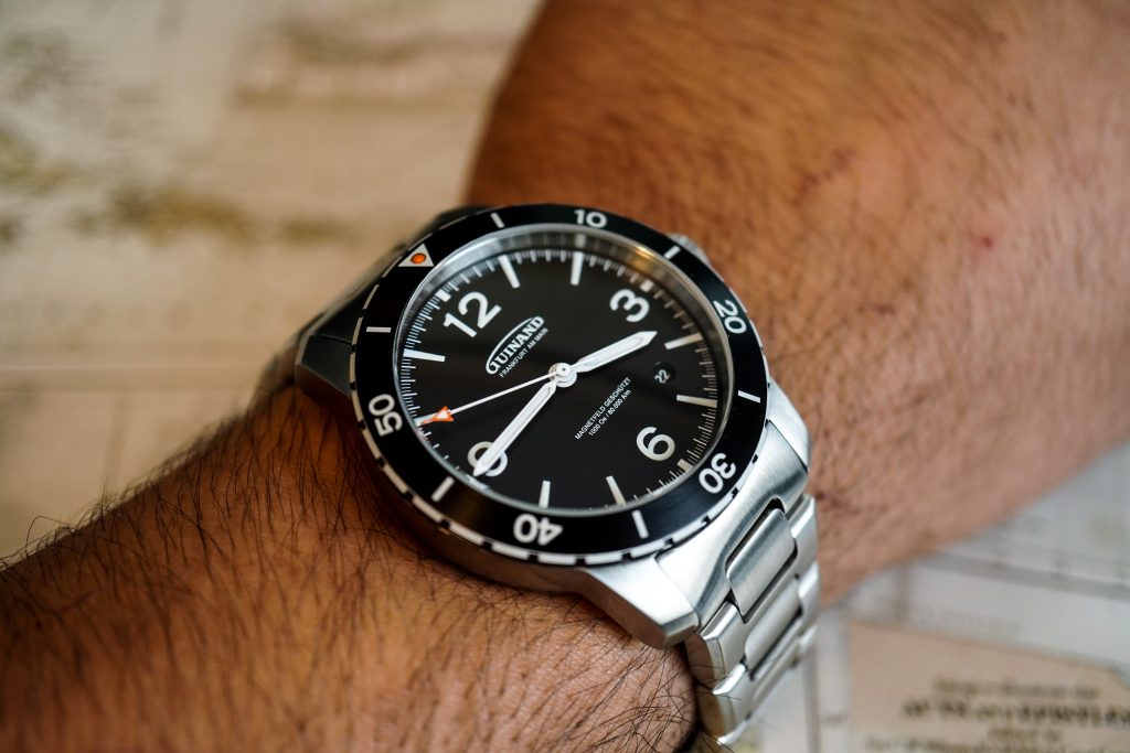 Guinand Flight Engineer watch review - german made anti-magnetic watch 