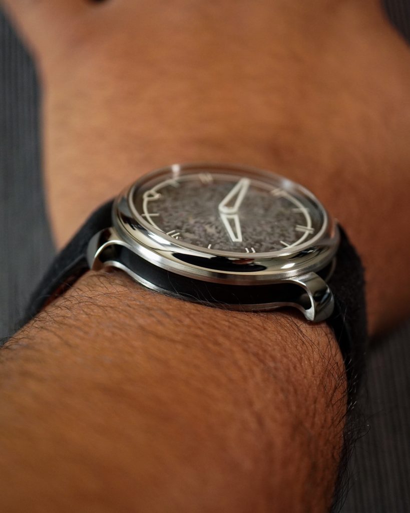 ming 20.11 mosaic sapphire dial watch schwarz etienne